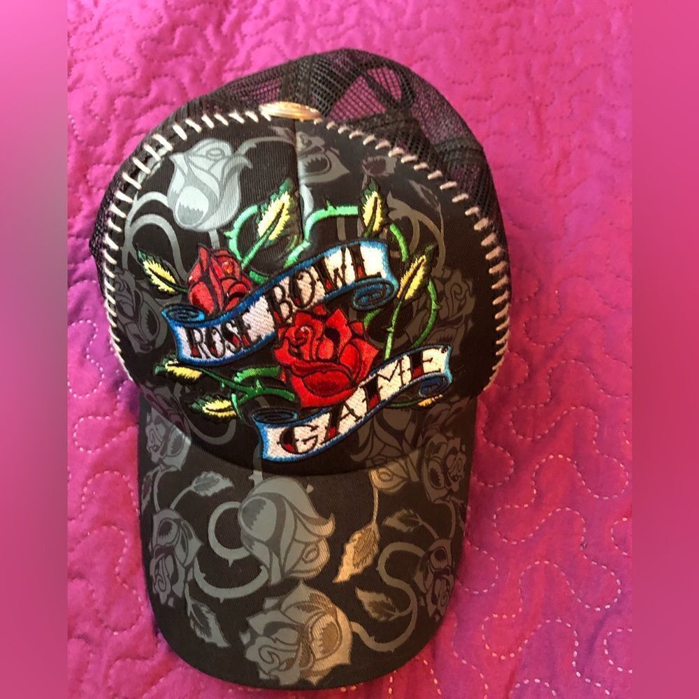 Women’s Rose Bowl game hat… roses all over brim  with  medallion on top